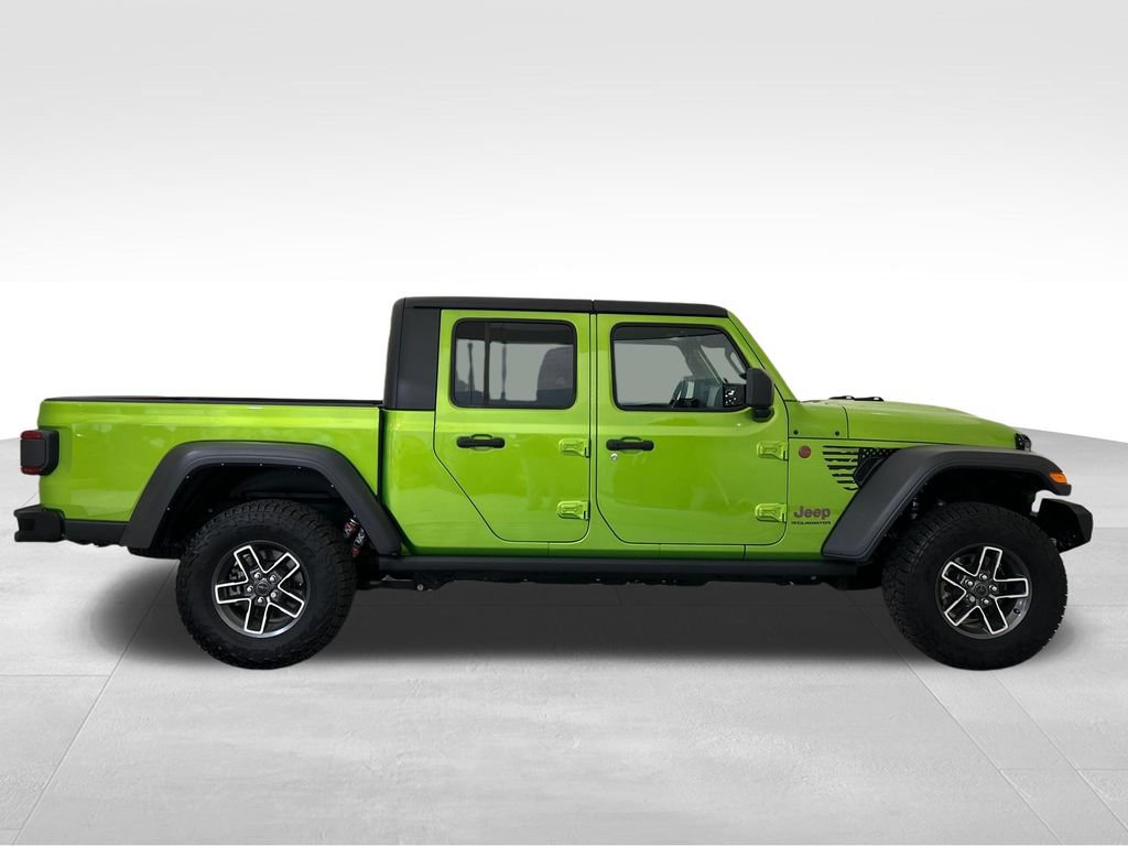 Used 2025 Jeep Gladiator Mojave w/ Convenience Group AWD/4WD image 8
