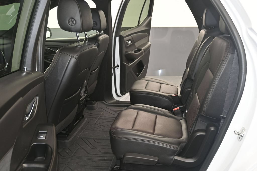 Used 2023 Chevrolet Traverse High Country w/ LPO, Floor Liner Package AWD/4WD image 13