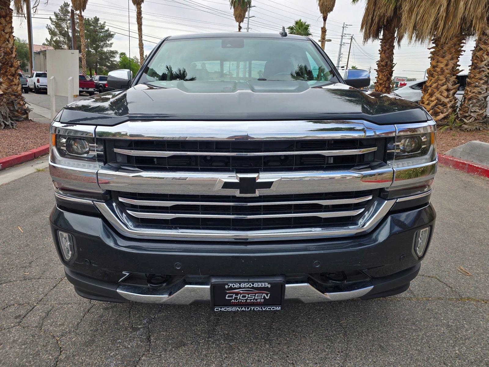 Used 2018 Chevrolet Silverado 1500 High Country RWD image 2