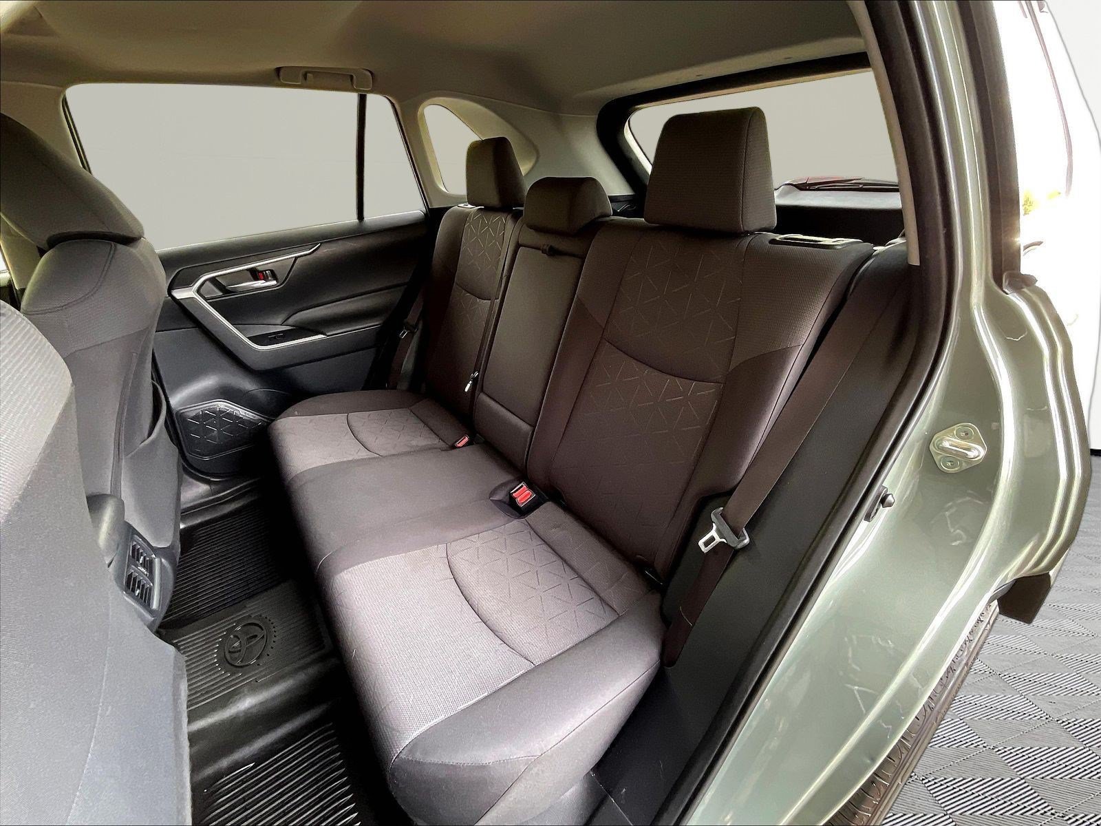 Used 2023 Toyota RAV4 XLE FWD image 22
