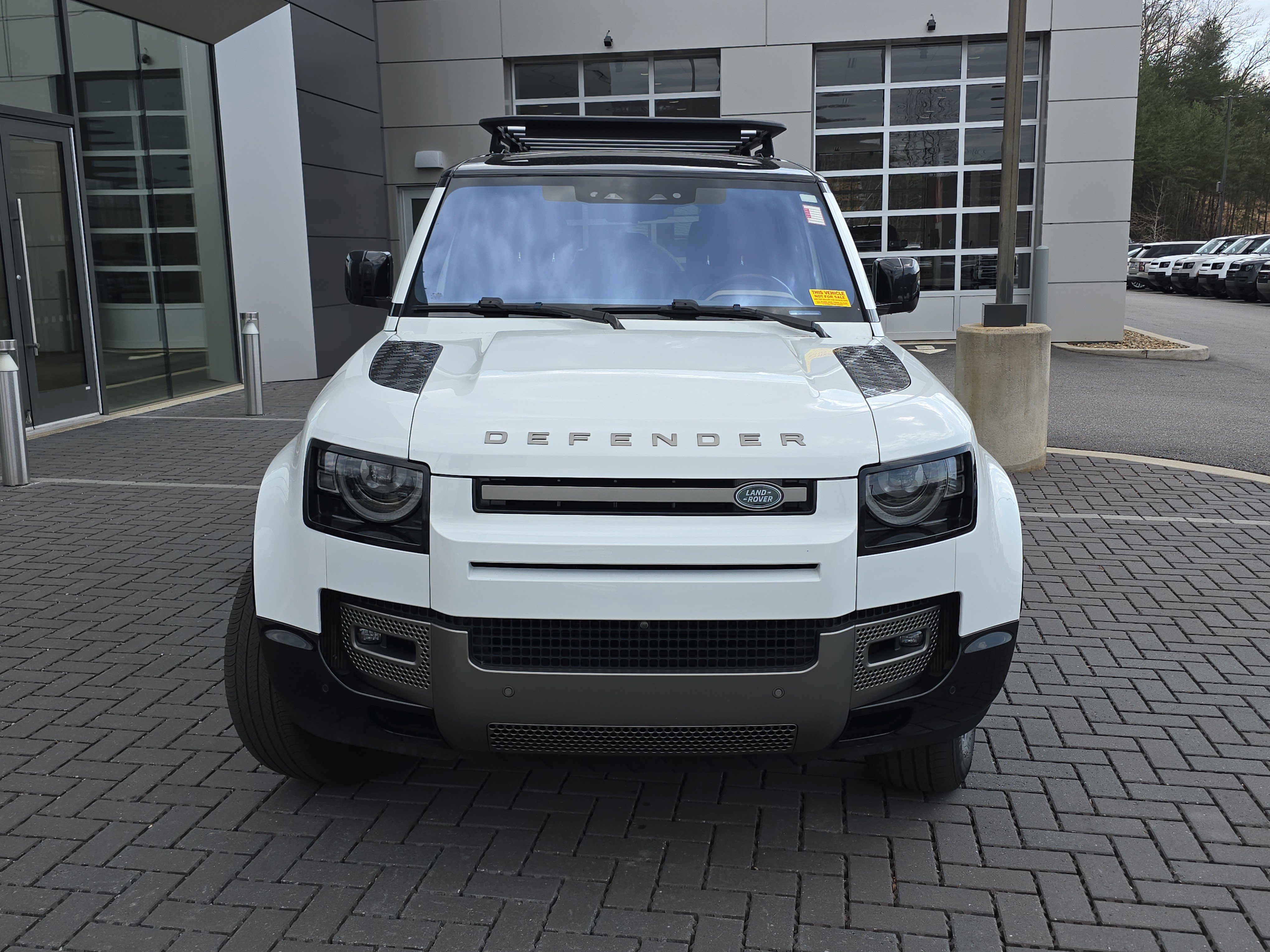 Used 2021 Land Rover Defender 110 X-Dynamic HSE image 2