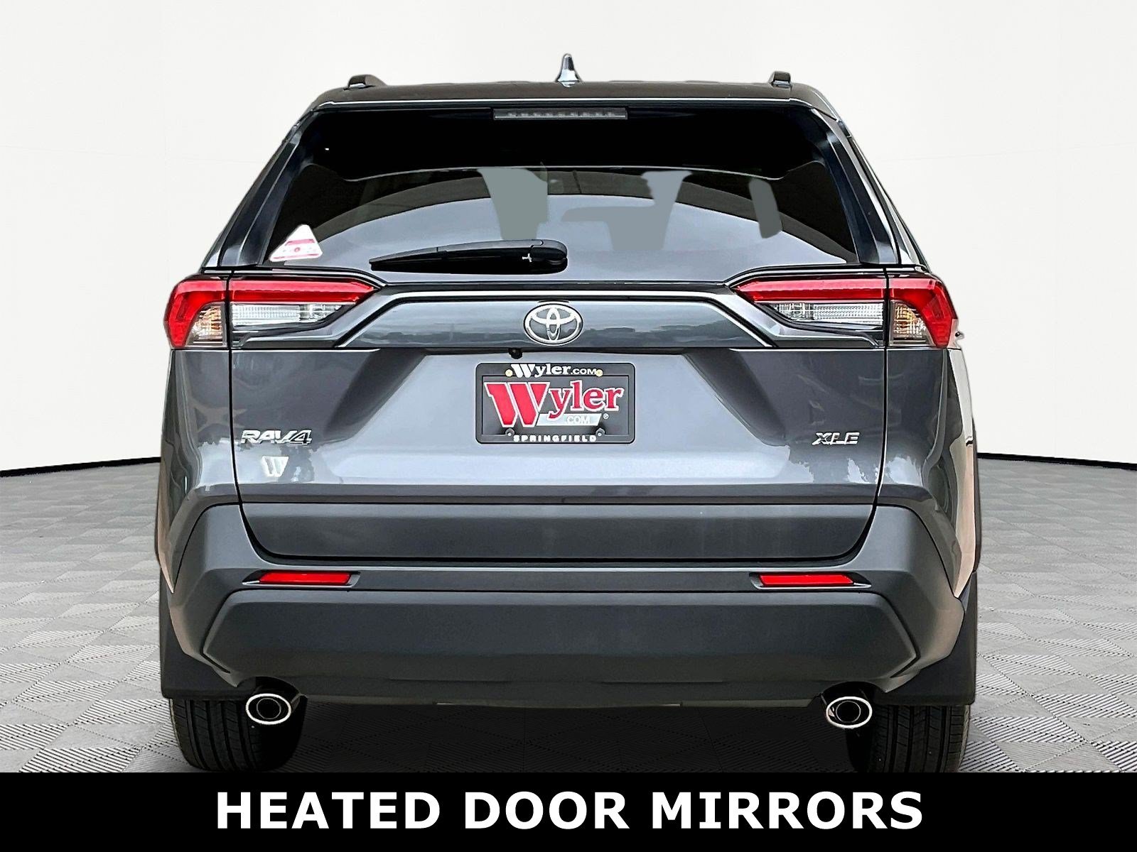 Used 2024 Toyota RAV4 XLE Premium FWD image 5