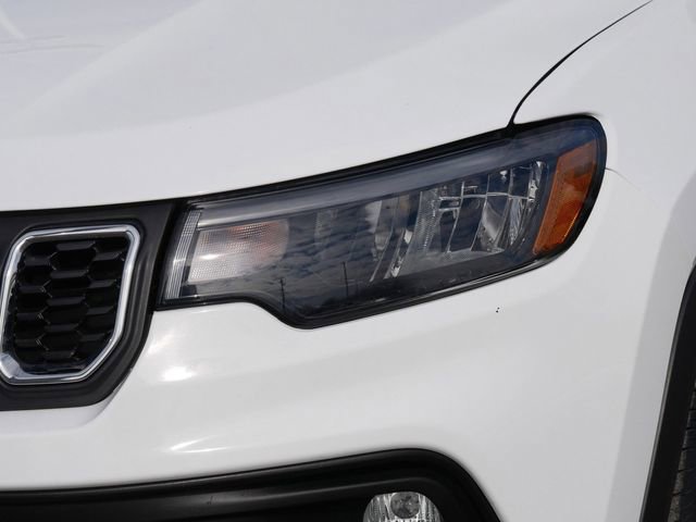 Used 2024 Jeep Compass Latitude image 10