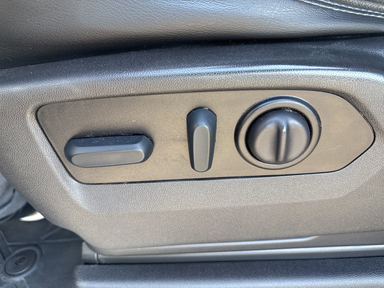 Used 2022 Chevrolet Silverado 3500 High Country w/ Z71 Off-Road Package image 40