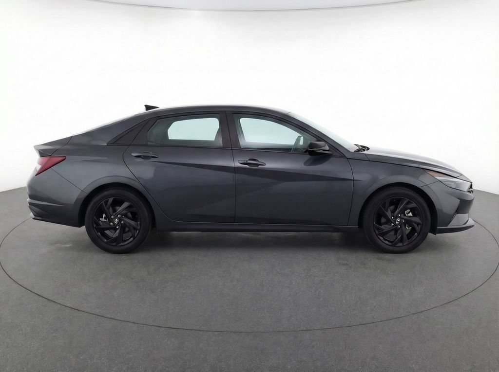 New 2026 Hyundai Elantra SEL Sport FWD image 8