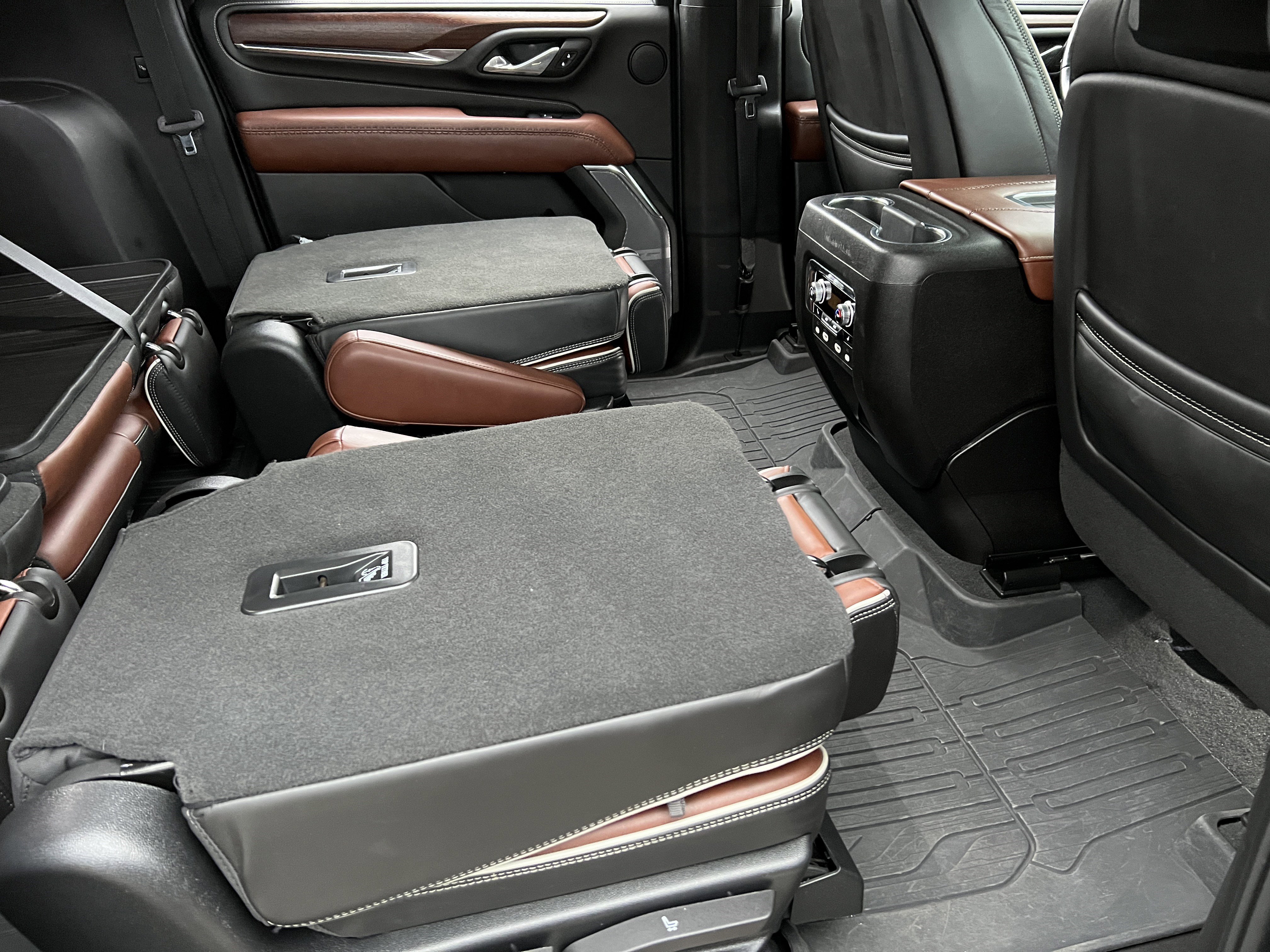 Used 2023 GMC Yukon XL Denali Ultimate w/ LPO, Floor Liner Package image 24