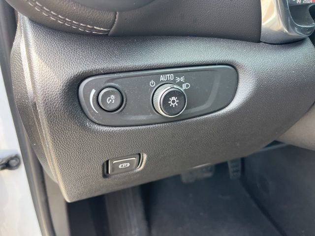 Used 2025 Chevrolet Blazer LT FWD image 15