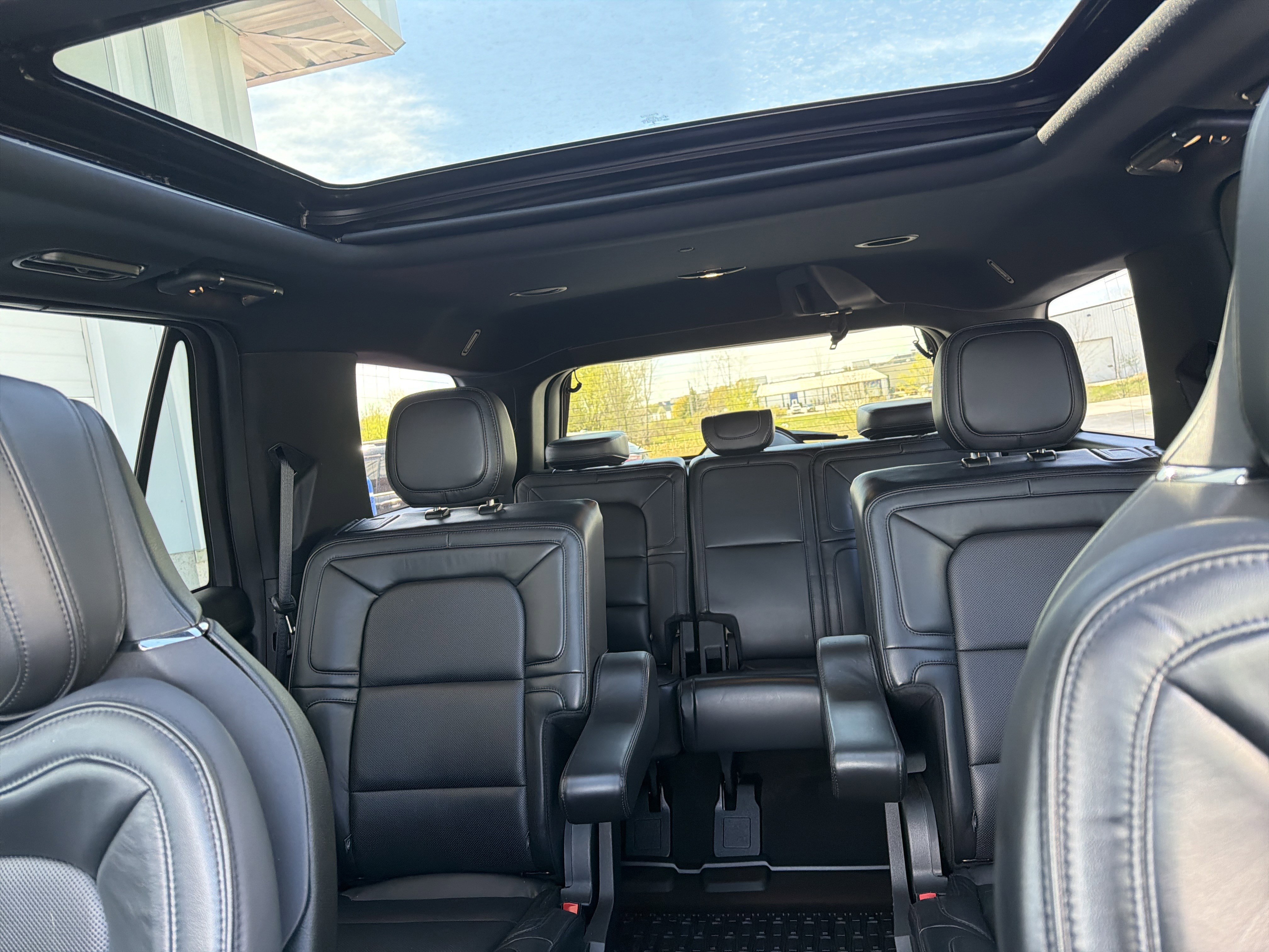 Used 2019 Lincoln Navigator Reserve AWD/4WD image 39