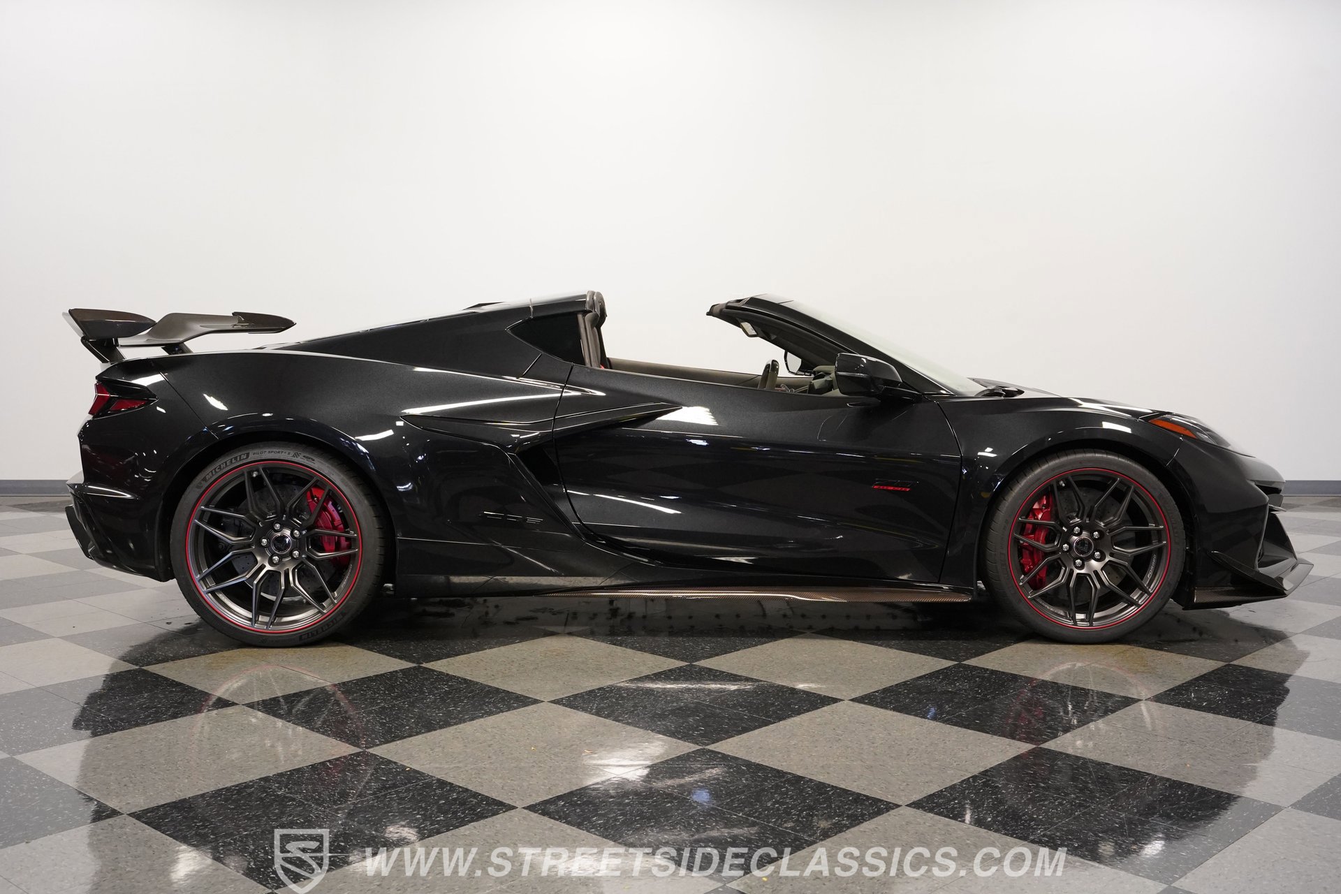 Used 2023 Chevrolet Corvette Z06 image 14