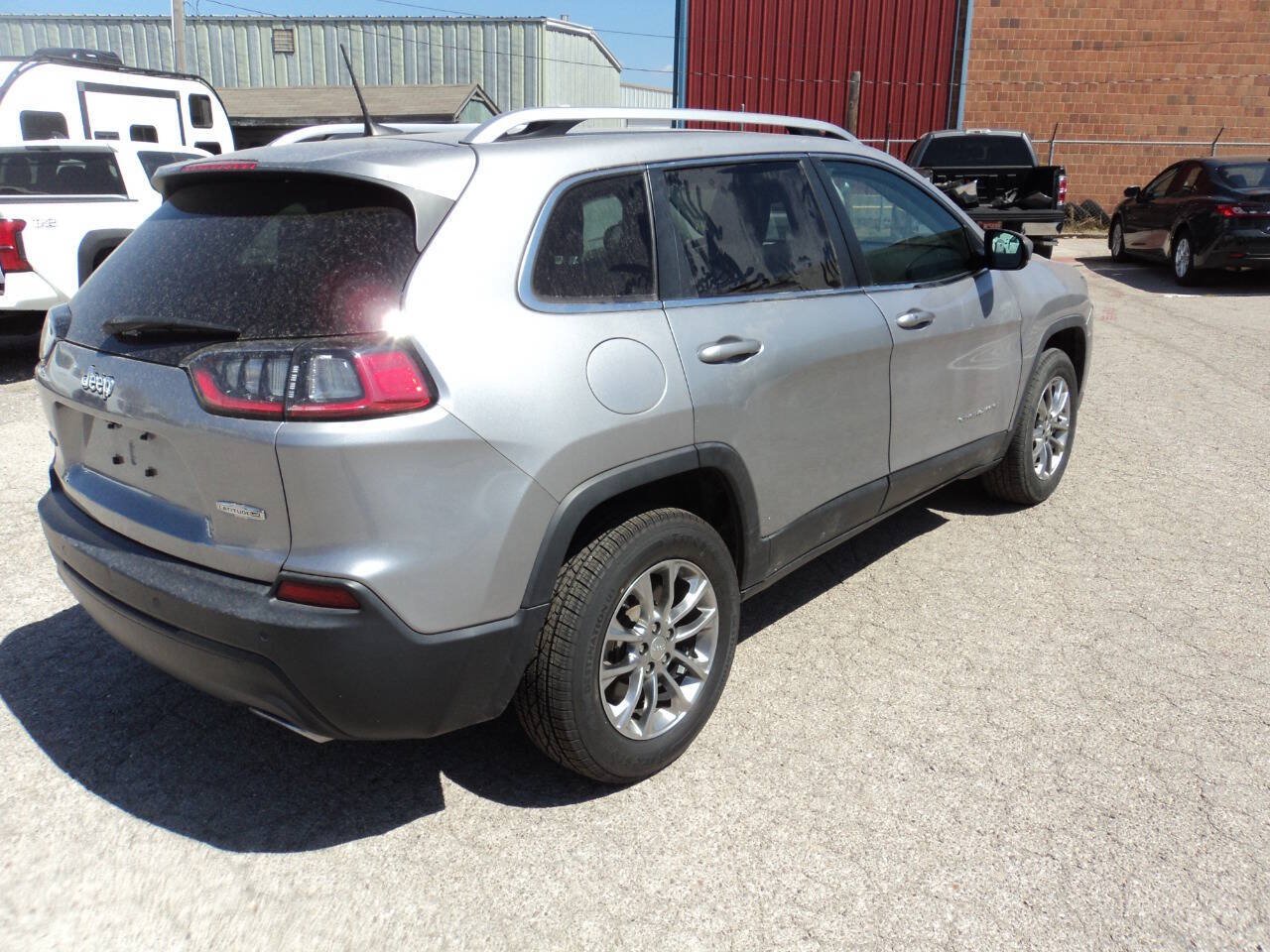 Used 2021 Jeep Cherokee Latitude Lux w/ Comfort/Convenience Group AWD/4WD image 2