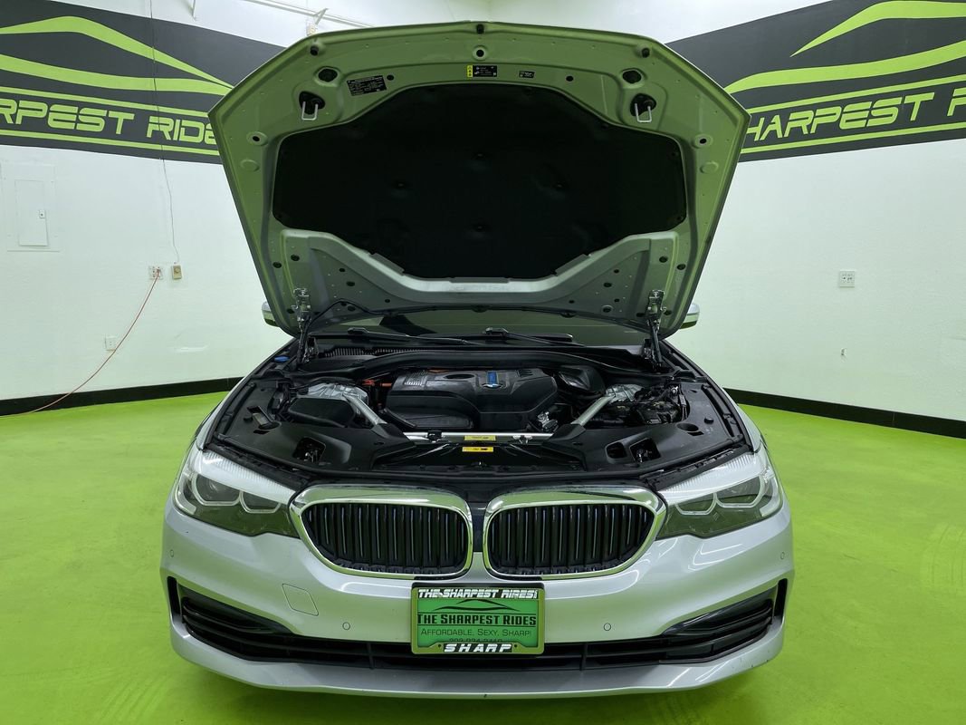 Used 2019 BMW 530e xDrive w/ Convenience Package image 4