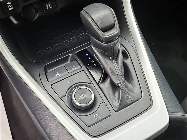 Certified 2025 Toyota RAV4 XLE AWD/4WD image 17