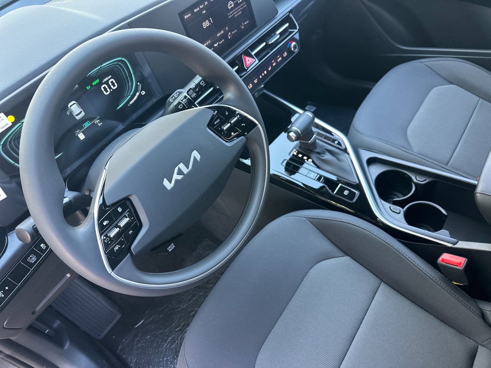 New 2026 Kia Niro LX FWD image 10