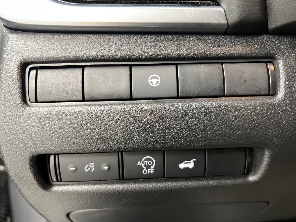 Used 2026 Nissan Rogue SL FWD image 44