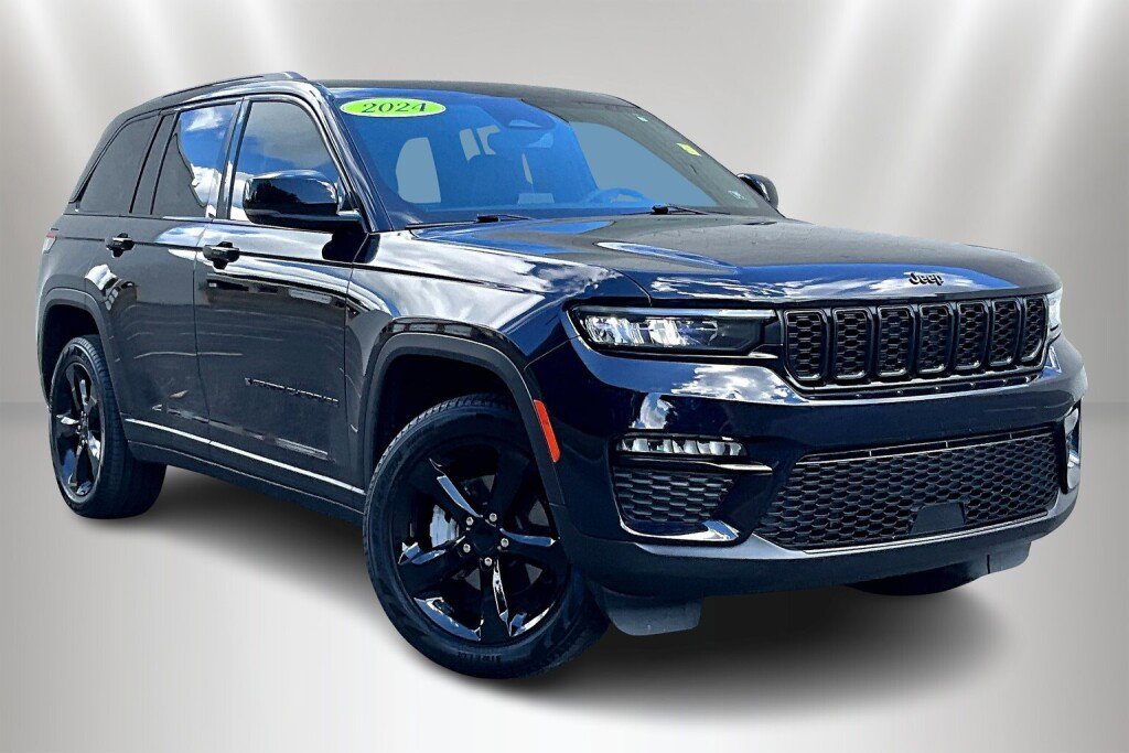 Used 2024 Jeep Grand Cherokee Limited w/ Black Appearance Package