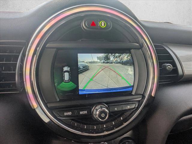 Used 2021 MINI Cooper 4-Door Hardtop w/ 6.5" Touchscreen Package image 13