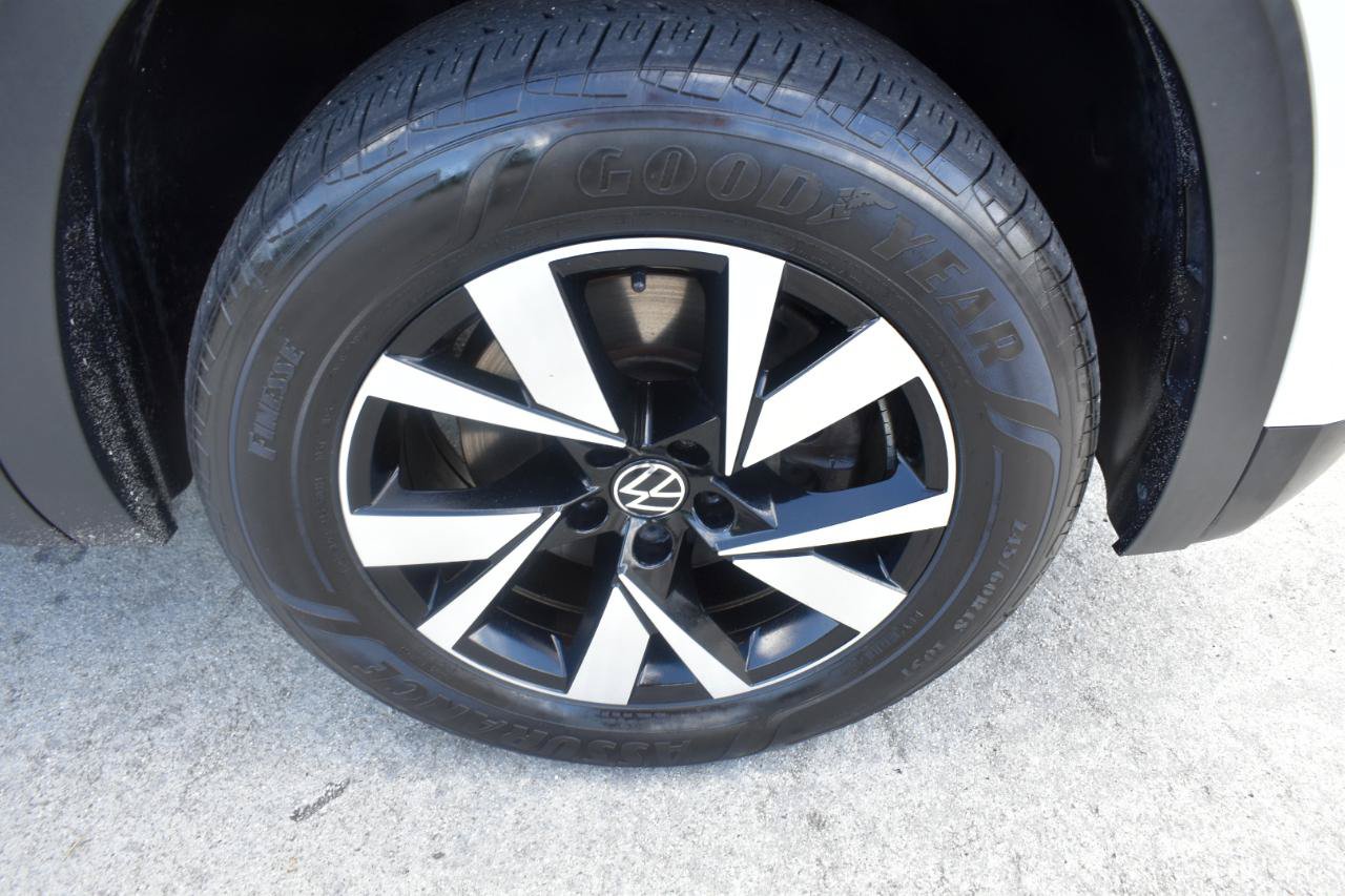 Used 2020 Volkswagen Atlas Cross Sport SE FWD image 34