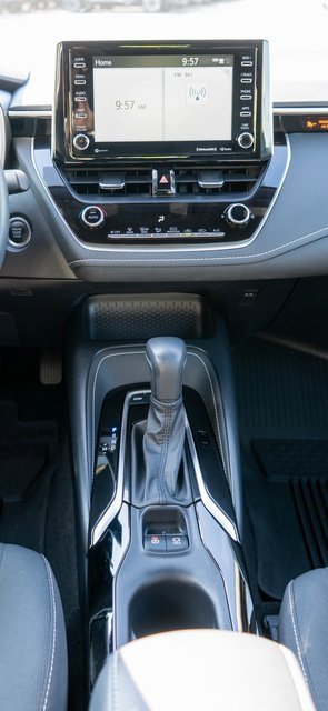 Used 2022 Toyota Corolla SE w/ SE Preferred Package image 17