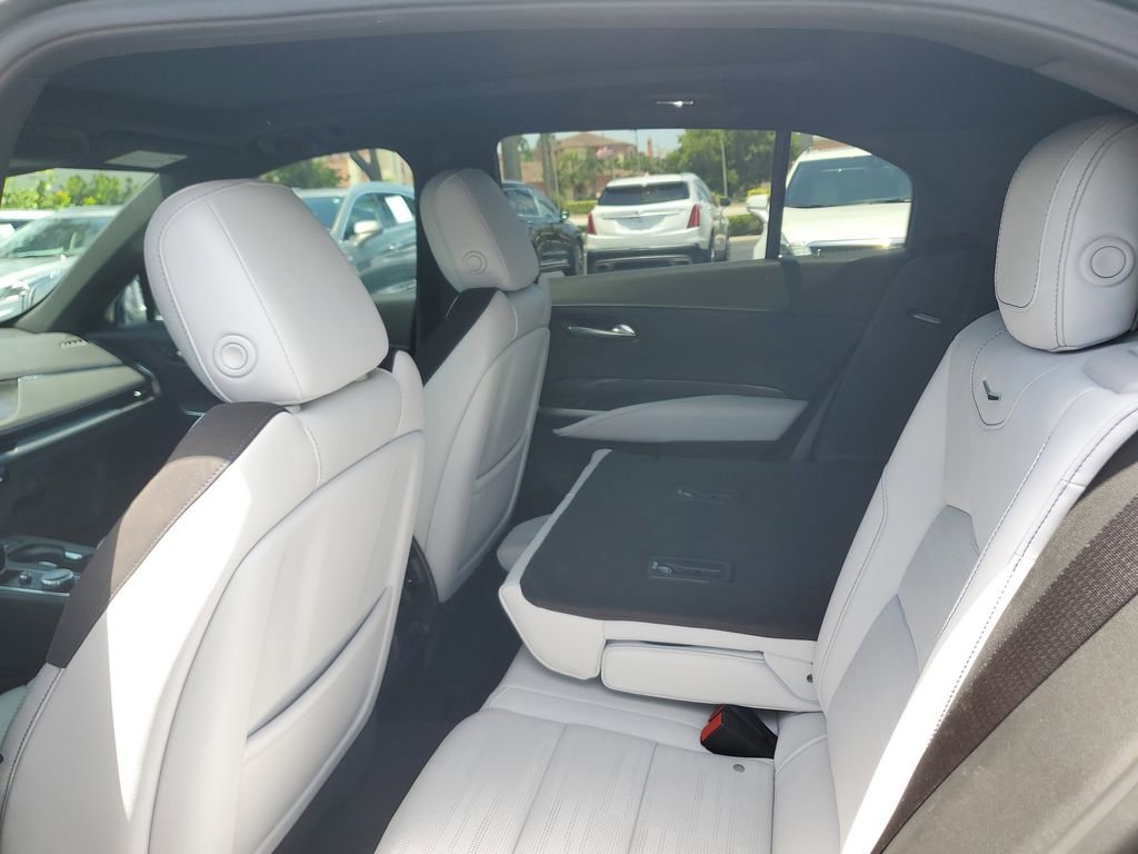 Certified 2025 Cadillac XT4 Sport FWD image 14