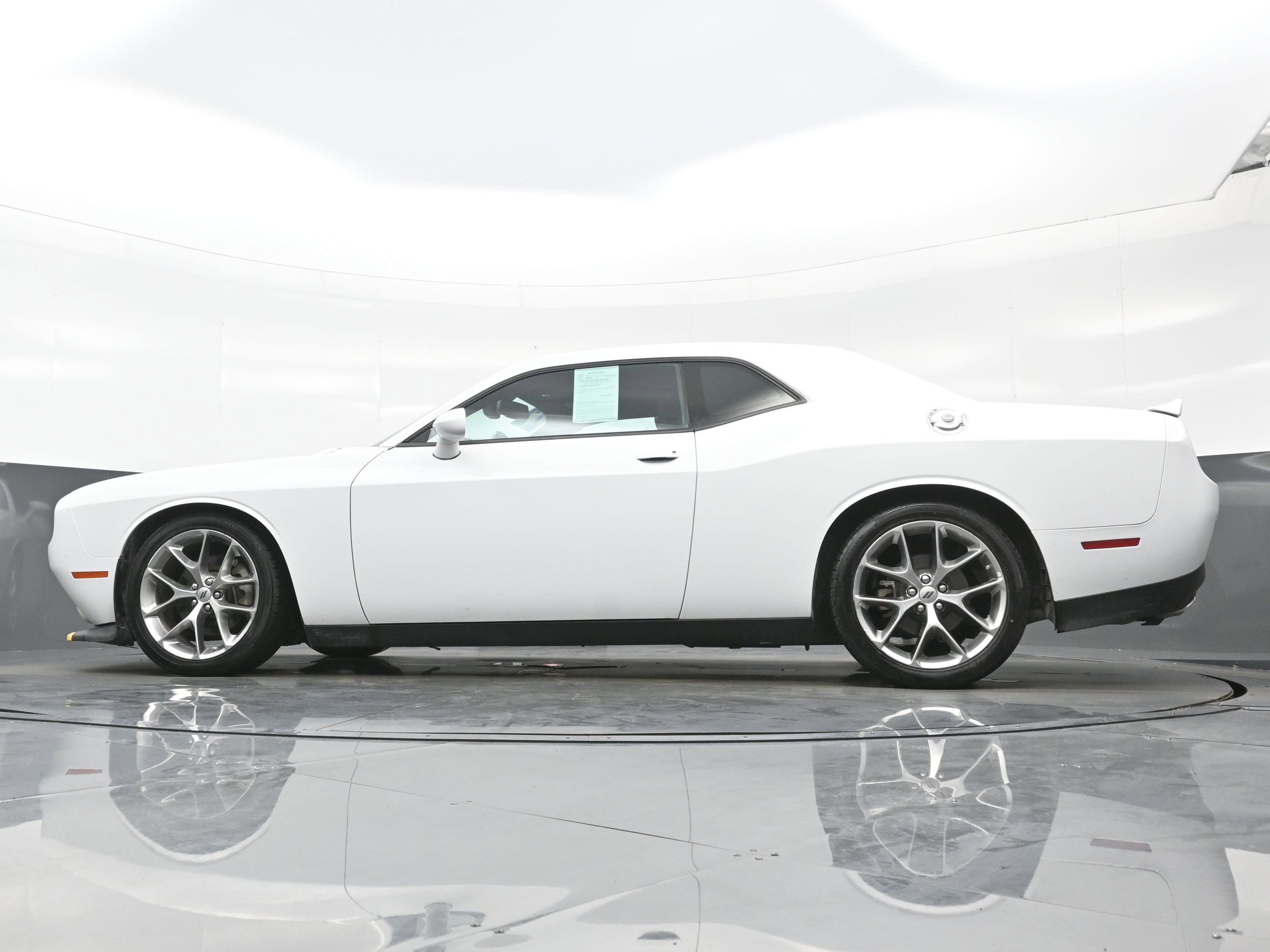 Used 2022 Dodge Challenger GT image 29