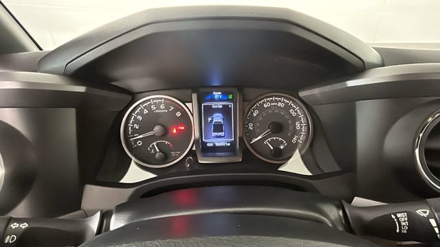 Used 2022 Toyota Tacoma TRD Sport w/ TRD Premium Sport Package AWD/4WD image 17