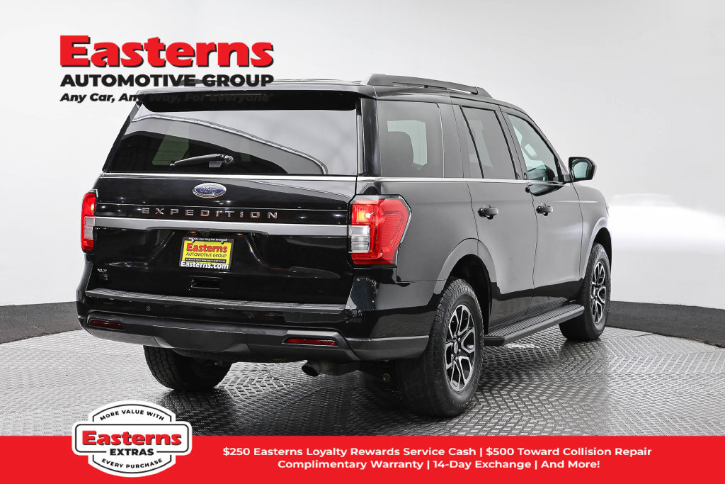 Used 2024 Ford Expedition XLT RWD image 6