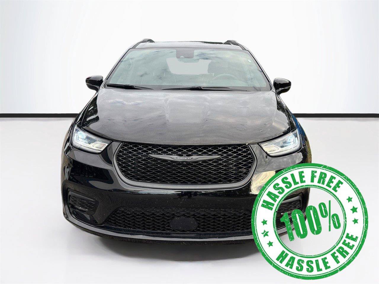 Used 2025 Chrysler Pacifica Limited FWD image 2