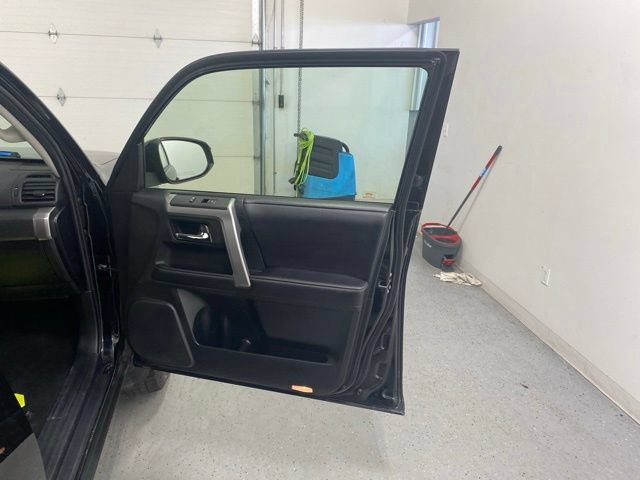 Used 2019 Toyota 4Runner SR5 AWD/4WD image 30