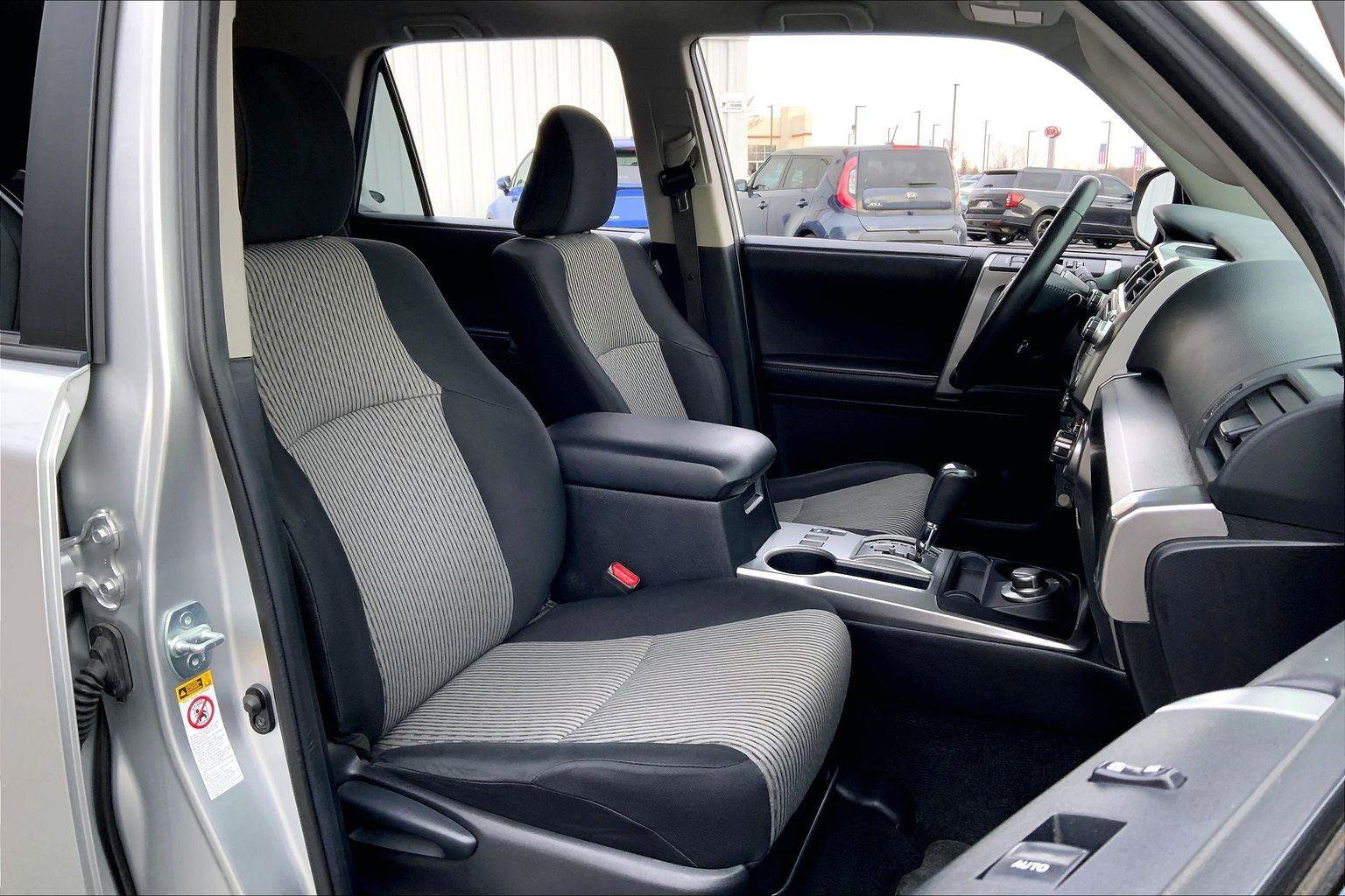 Used 2016 Toyota 4Runner SR5 image 7