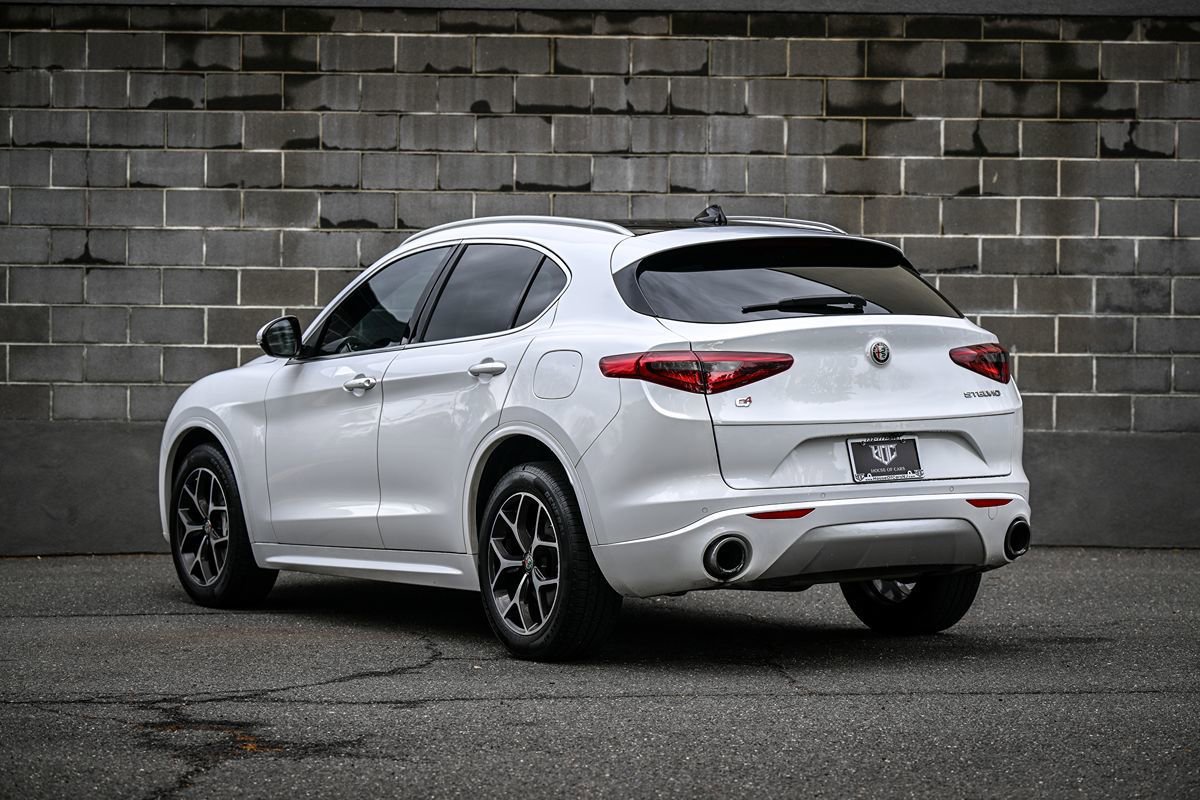 Used 2021 Alfa Romeo Stelvio Ti AWD/4WD image 4
