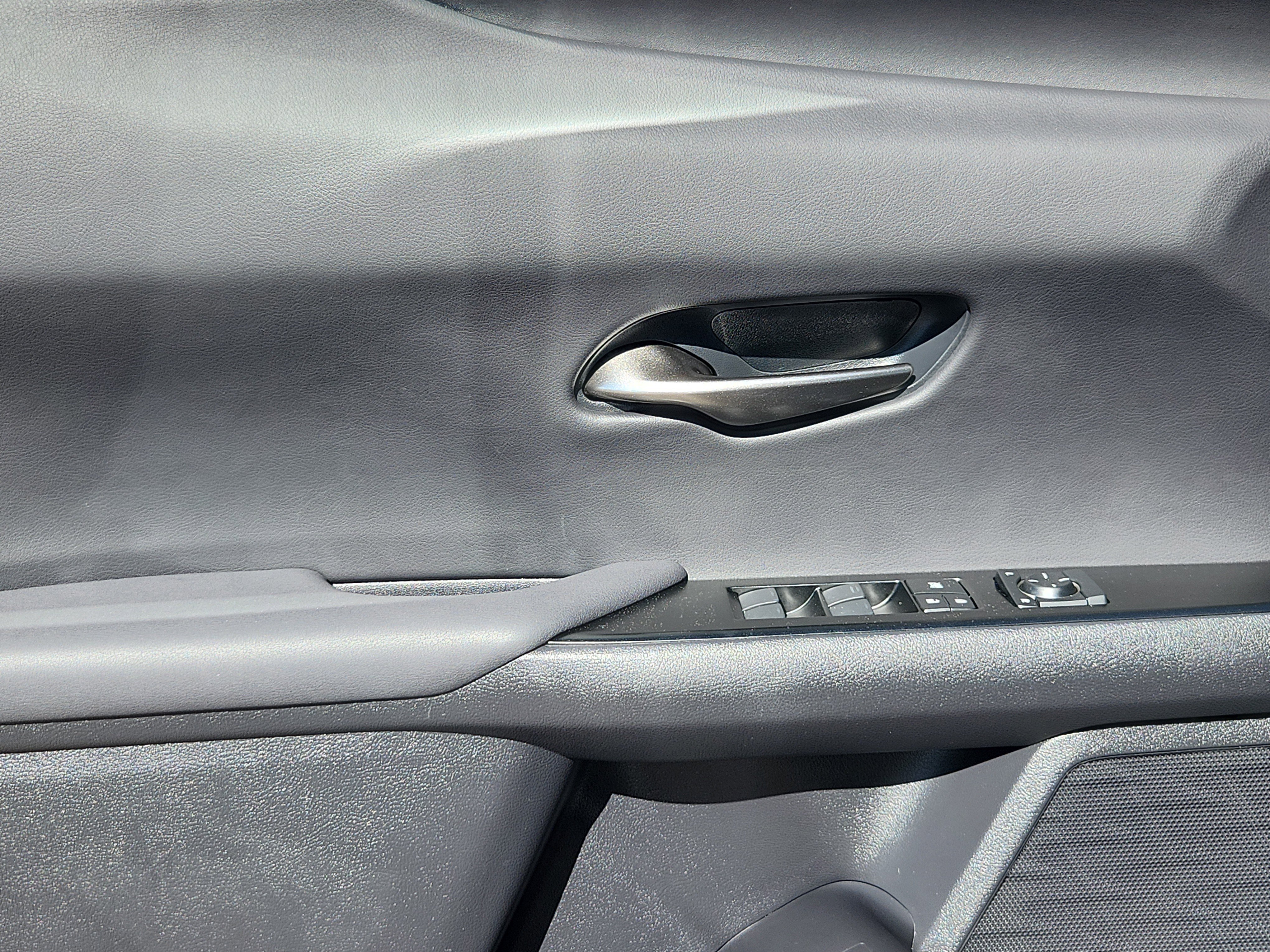 Used 2024 Lexus UX 250h AWD w/ Premium Package image 6