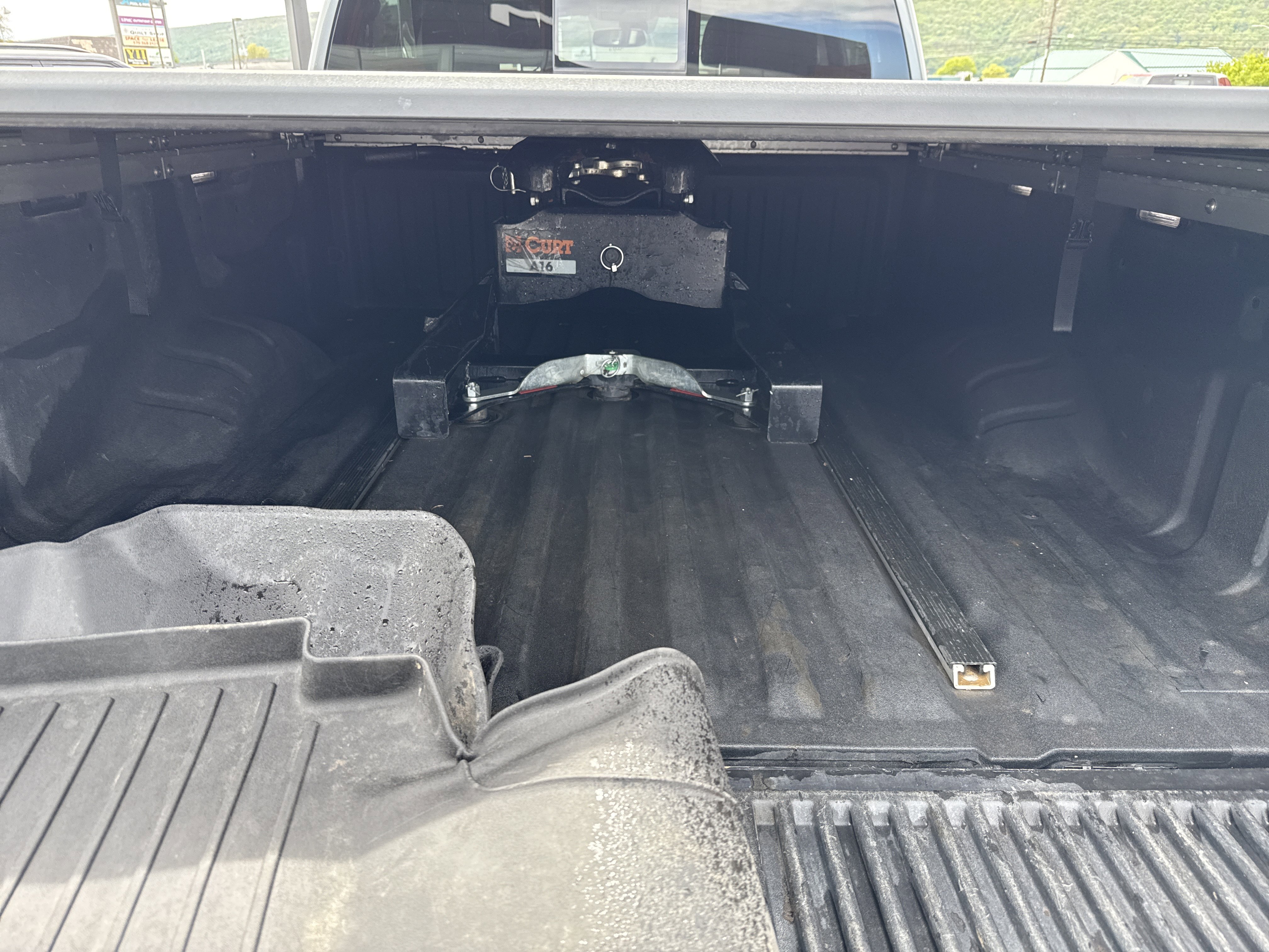 Used 2018 Nissan Titan SV w/ SV Convenience Package AWD/4WD image 5