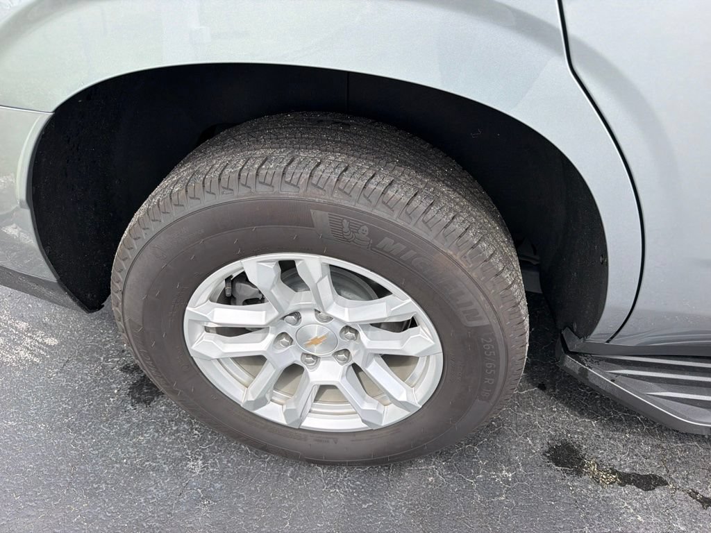 Used 2025 Chevrolet Tahoe LS RWD image 14