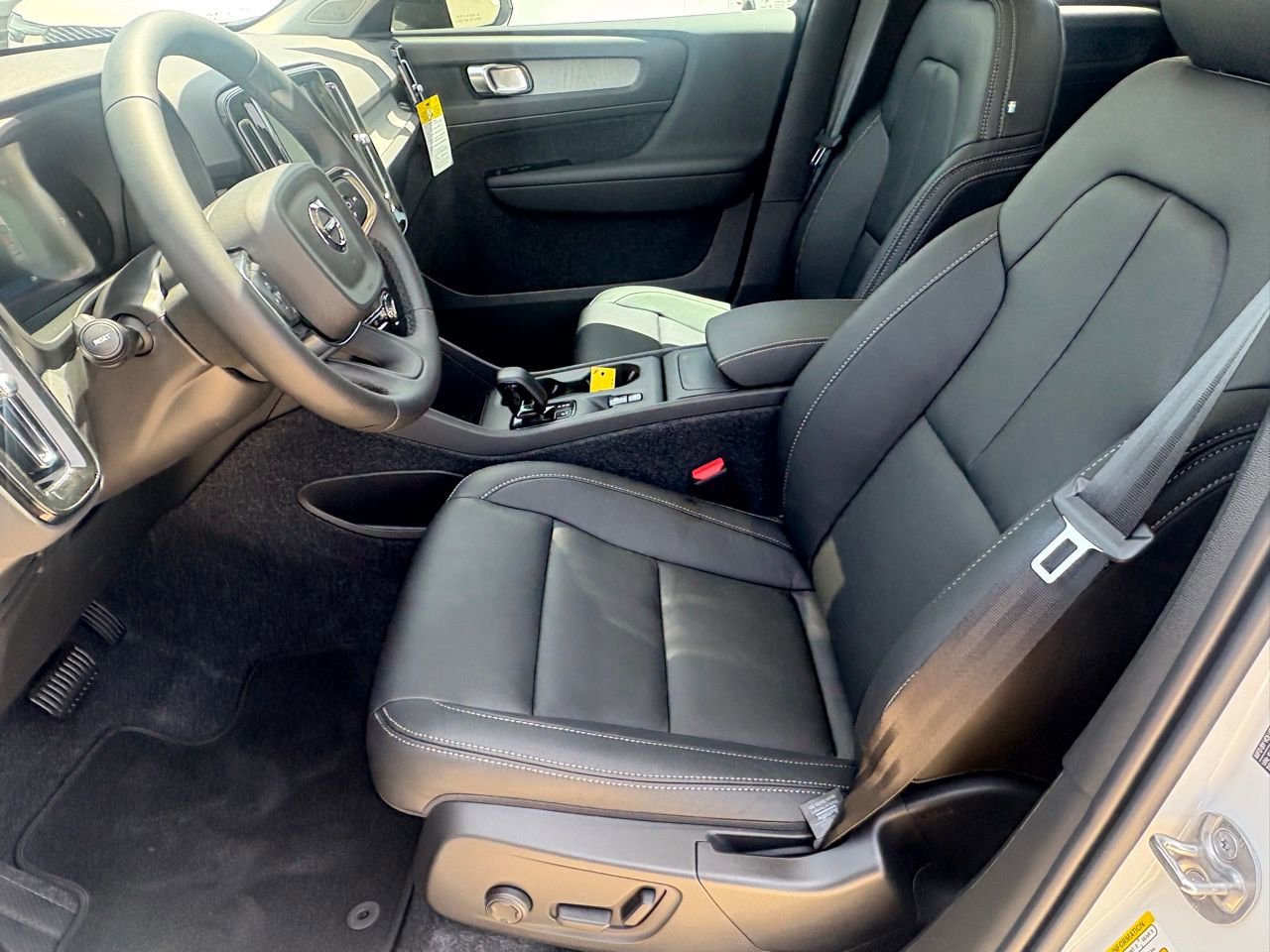 New 2026 Volvo XC40 B4 Core w/ Protection Package Premier image 16