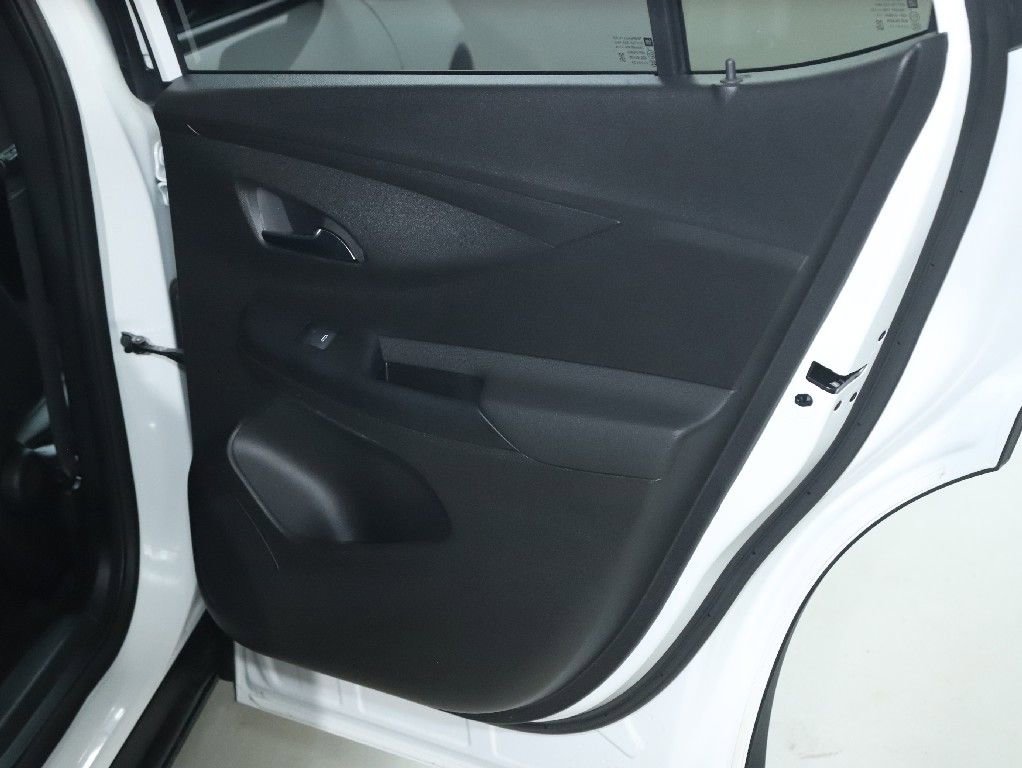 Used 2025 Buick Envista Preferred image 31