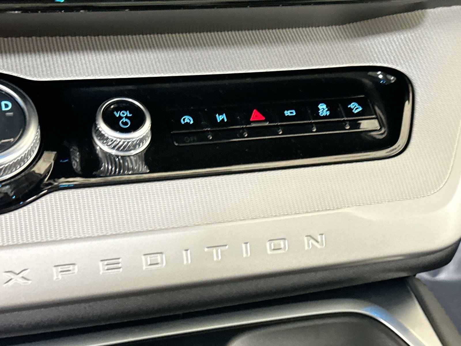 Certified 2025 Ford Expedition Max Active image 25