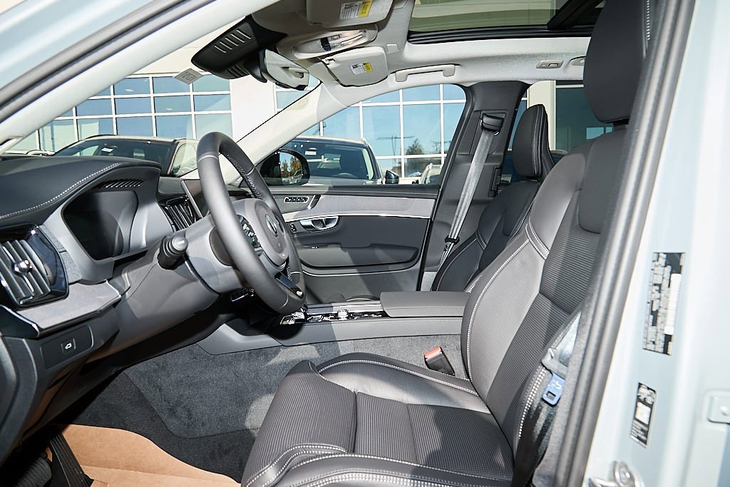 New 2026 Volvo XC90 B6 Ultra w/ Protection Package image 17