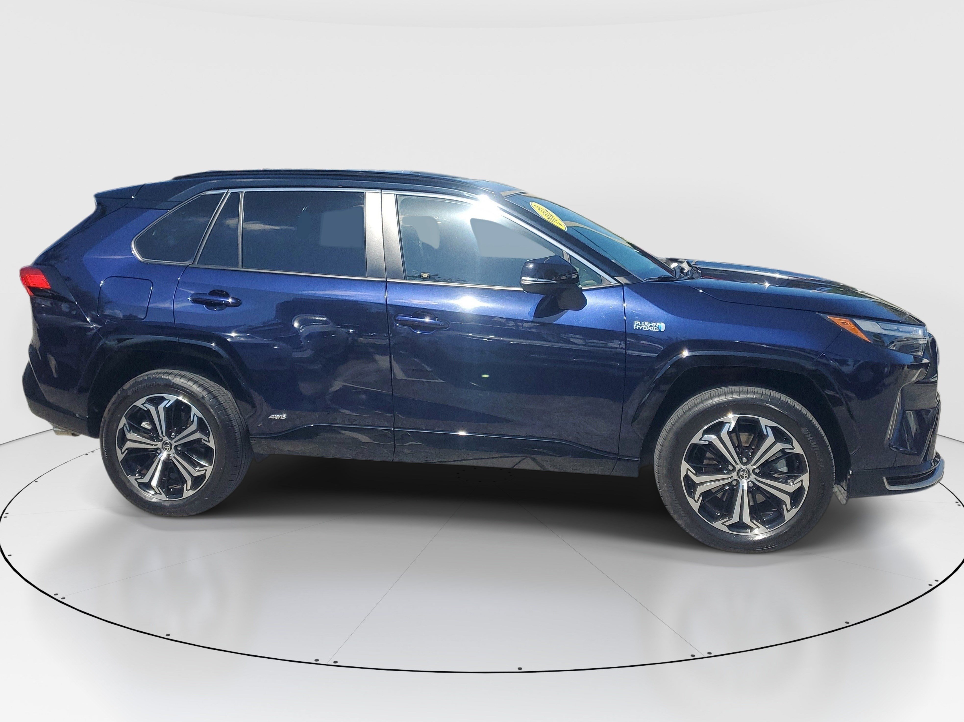 Used 2022 Toyota RAV4 XSE AWD/4WD image 2