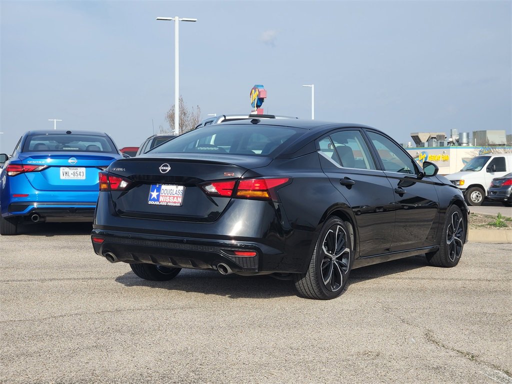 Used 2023 Nissan Altima 2.5 SR image 3