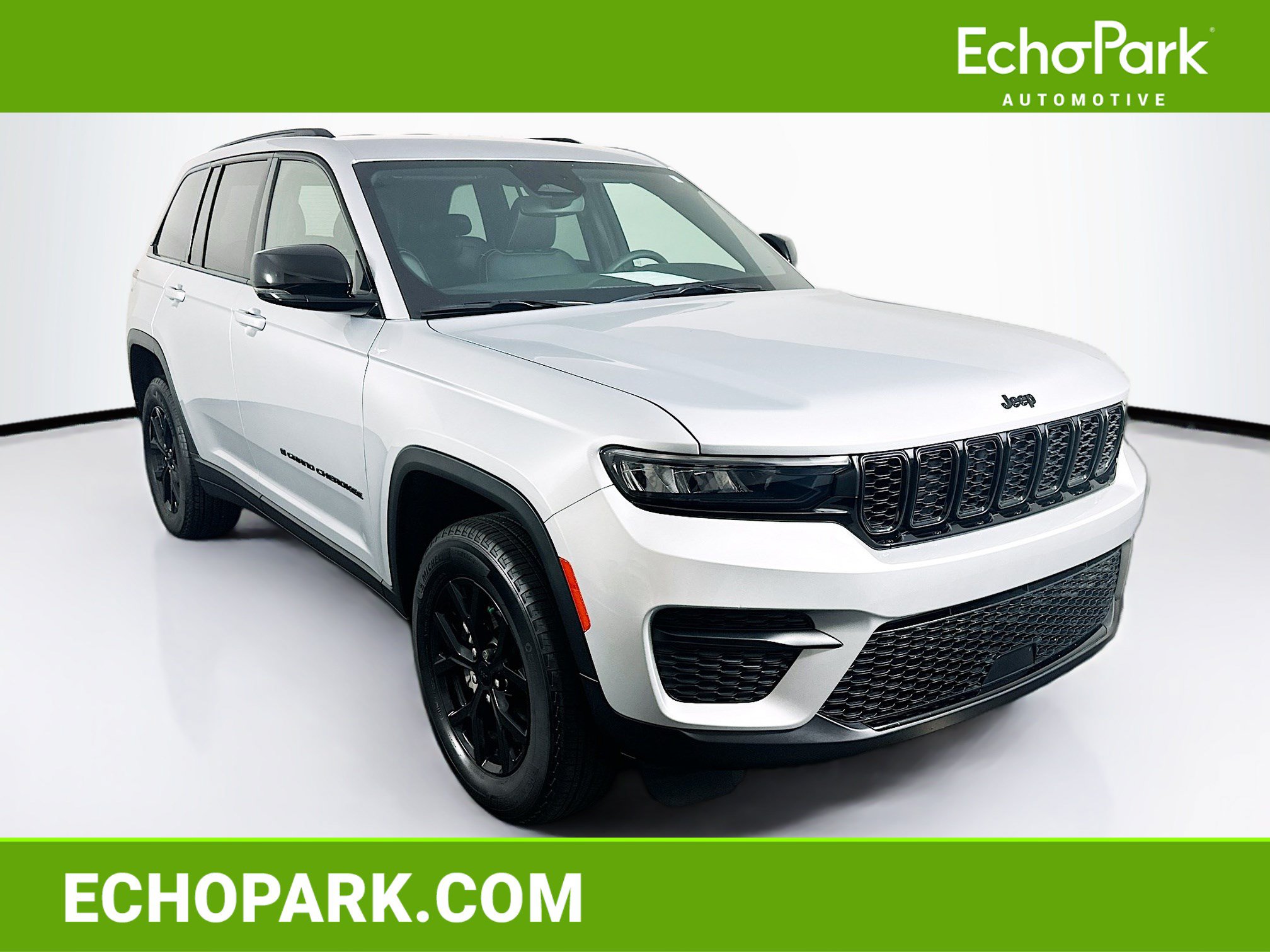 Used 2024 Jeep Grand Cherokee Altitude AWD/4WD image 1