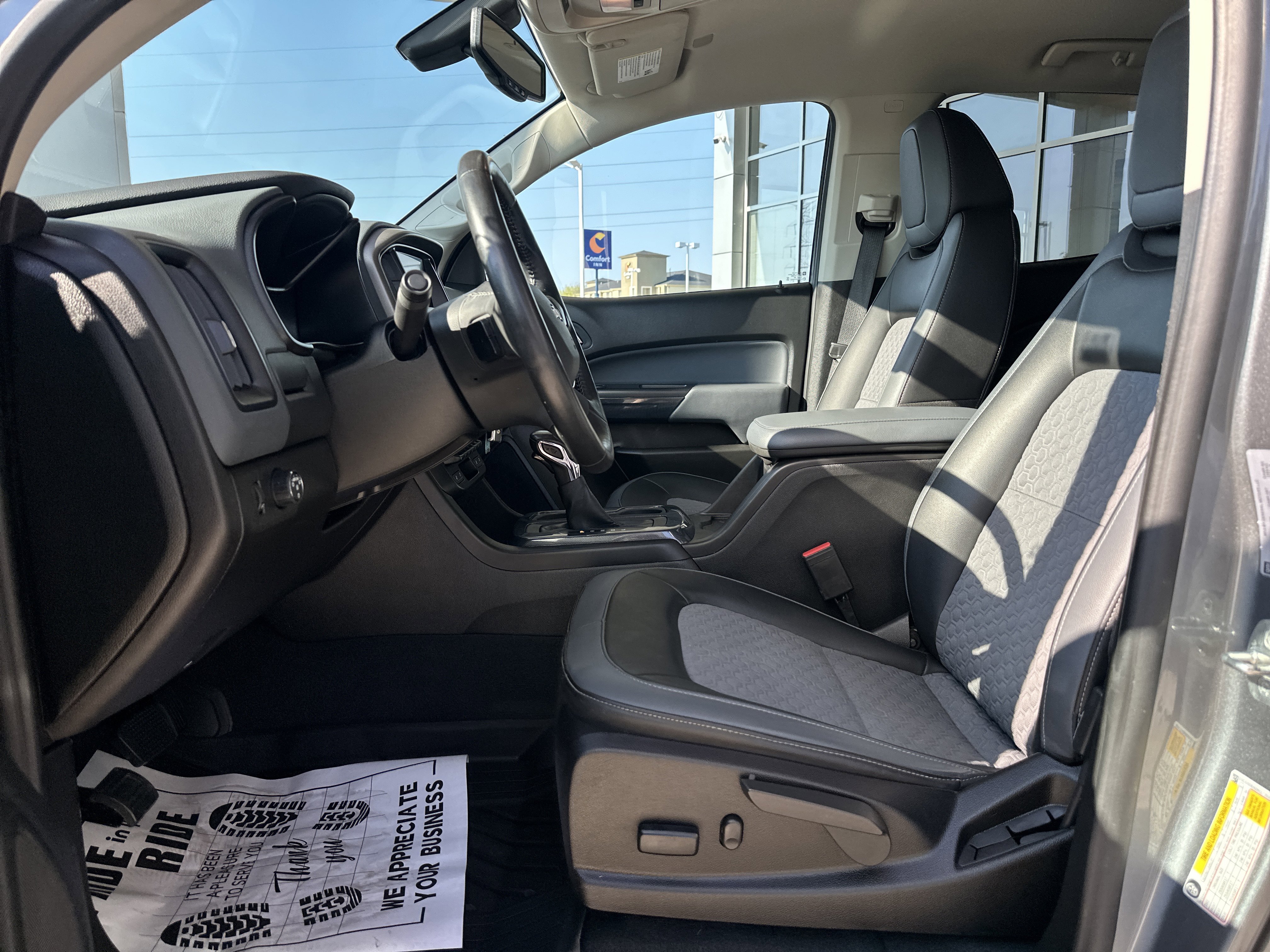 Used 2022 Chevrolet Colorado Z71 image 11