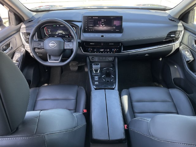 Used 2026 Nissan Rogue SL FWD image 10