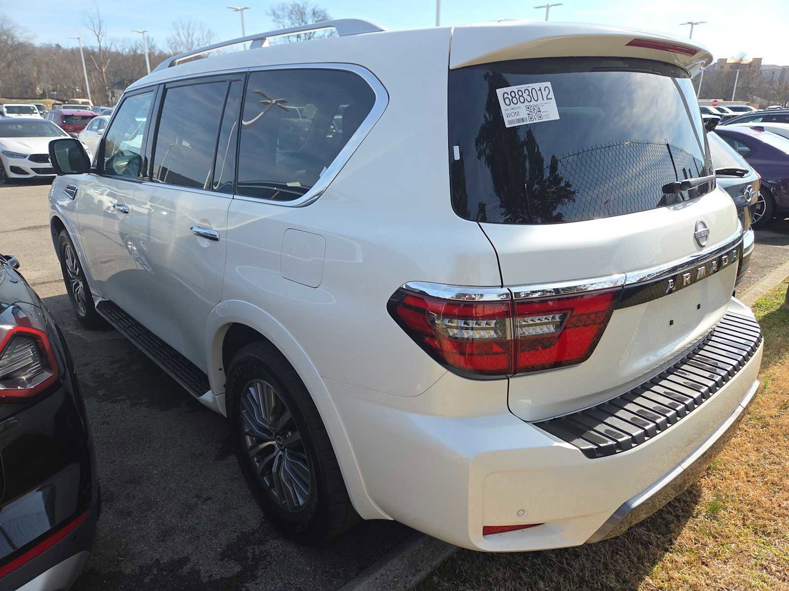 Used 2024 Nissan Armada SL w/ Captain's Chairs Package image 6