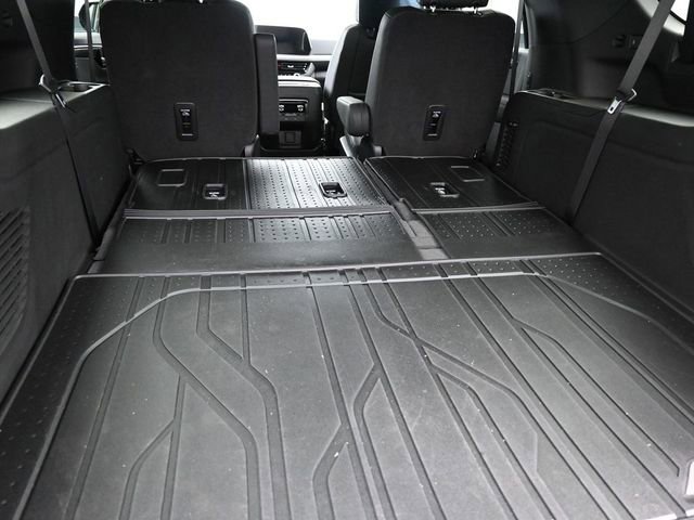New 2026 Chevrolet Suburban Z71 w/ Z71 Off-Road Package AWD/4WD image 24