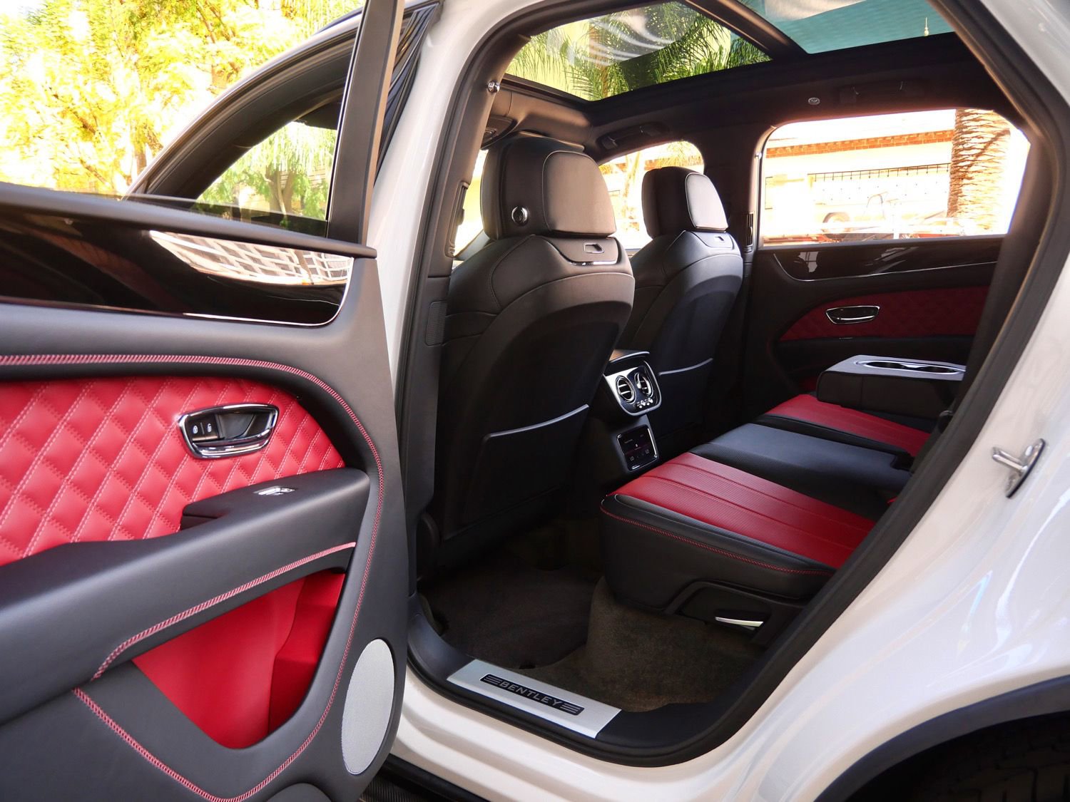 Used 2022 Bentley Bentayga image 20