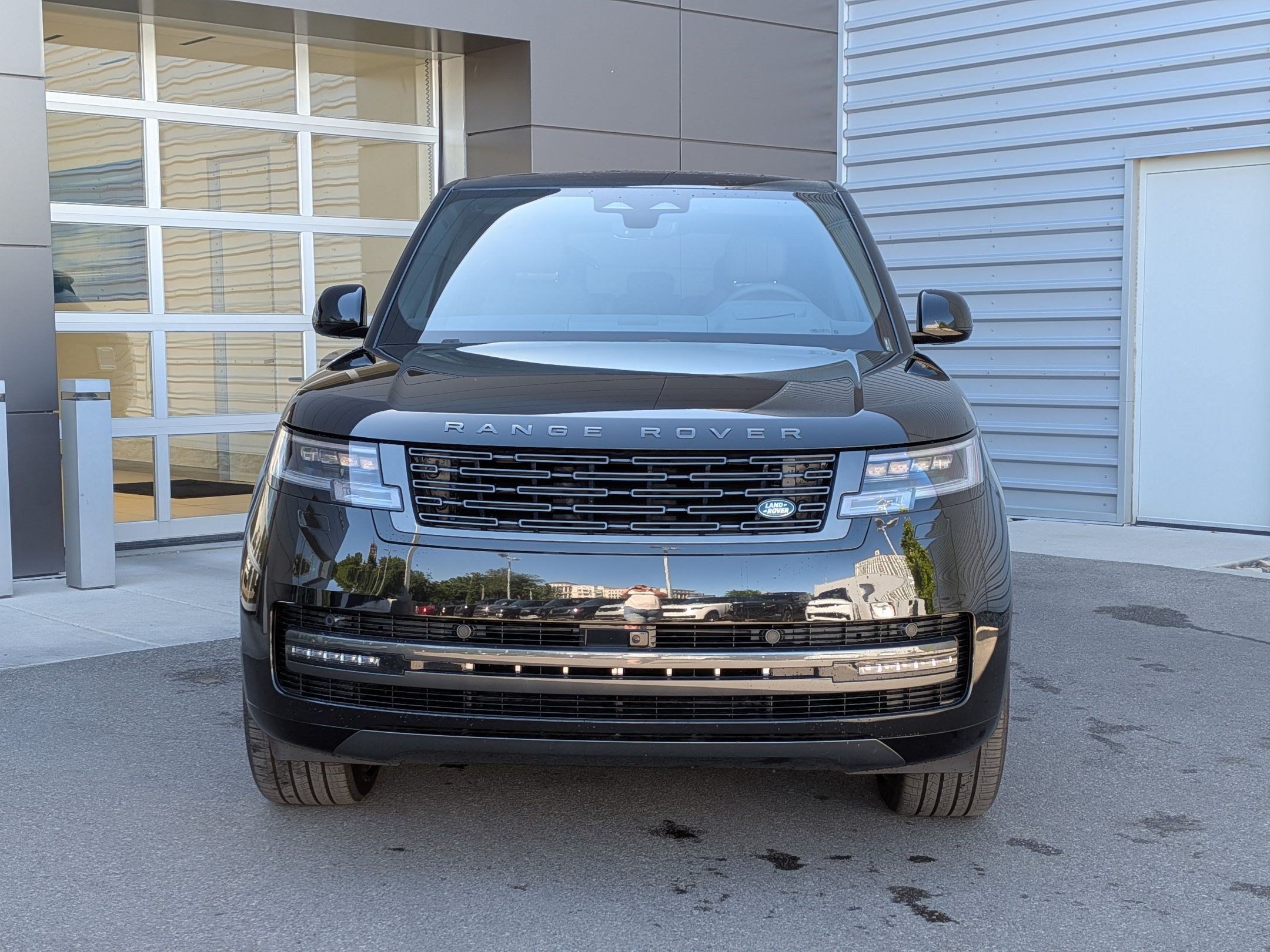 New 2026 Land Rover Range Rover SE AWD/4WD image 2