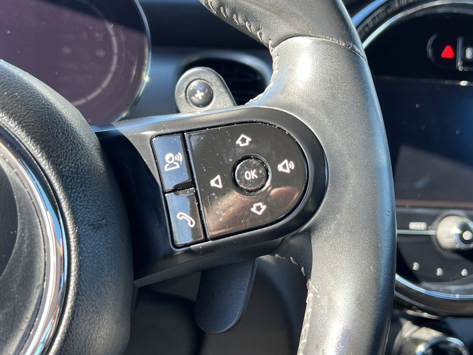 Used 2022 MINI Cooper S w/ Premium Package image 33