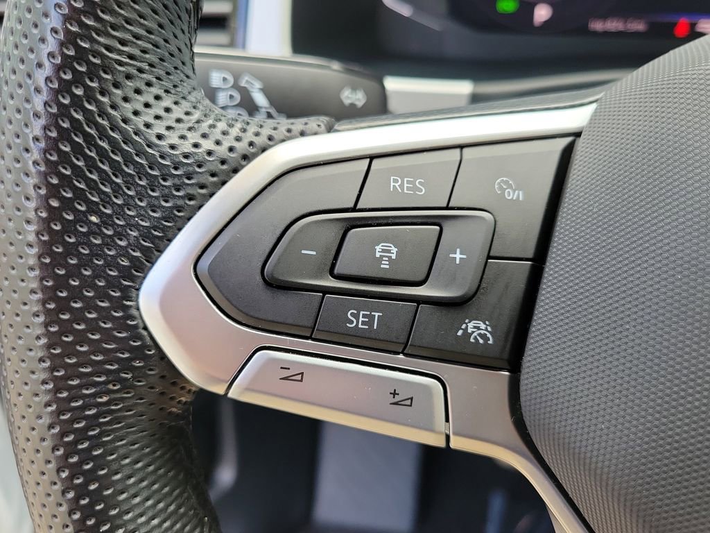 Used 2023 Volkswagen Atlas Cross Sport SEL Premium R-Line image 26