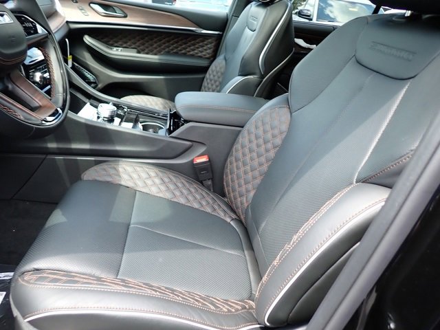 New 2025 Jeep Grand Cherokee Summit w/ Adv Protech Group IV image 12