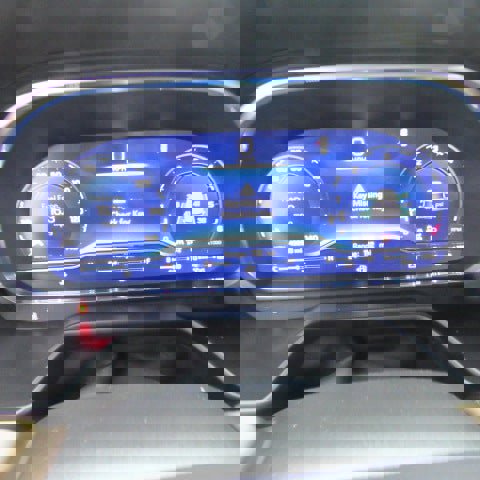 Used 2024 Chevrolet Suburban Premier image 21